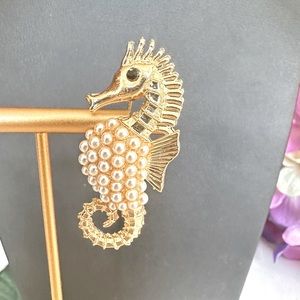 NWT - Gold Tone Seahorse Brooch with Faux Mini Pearls